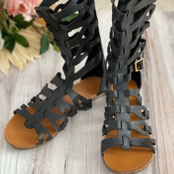 Shoes - Mid-calf black gladiator sandals- Size 6.5